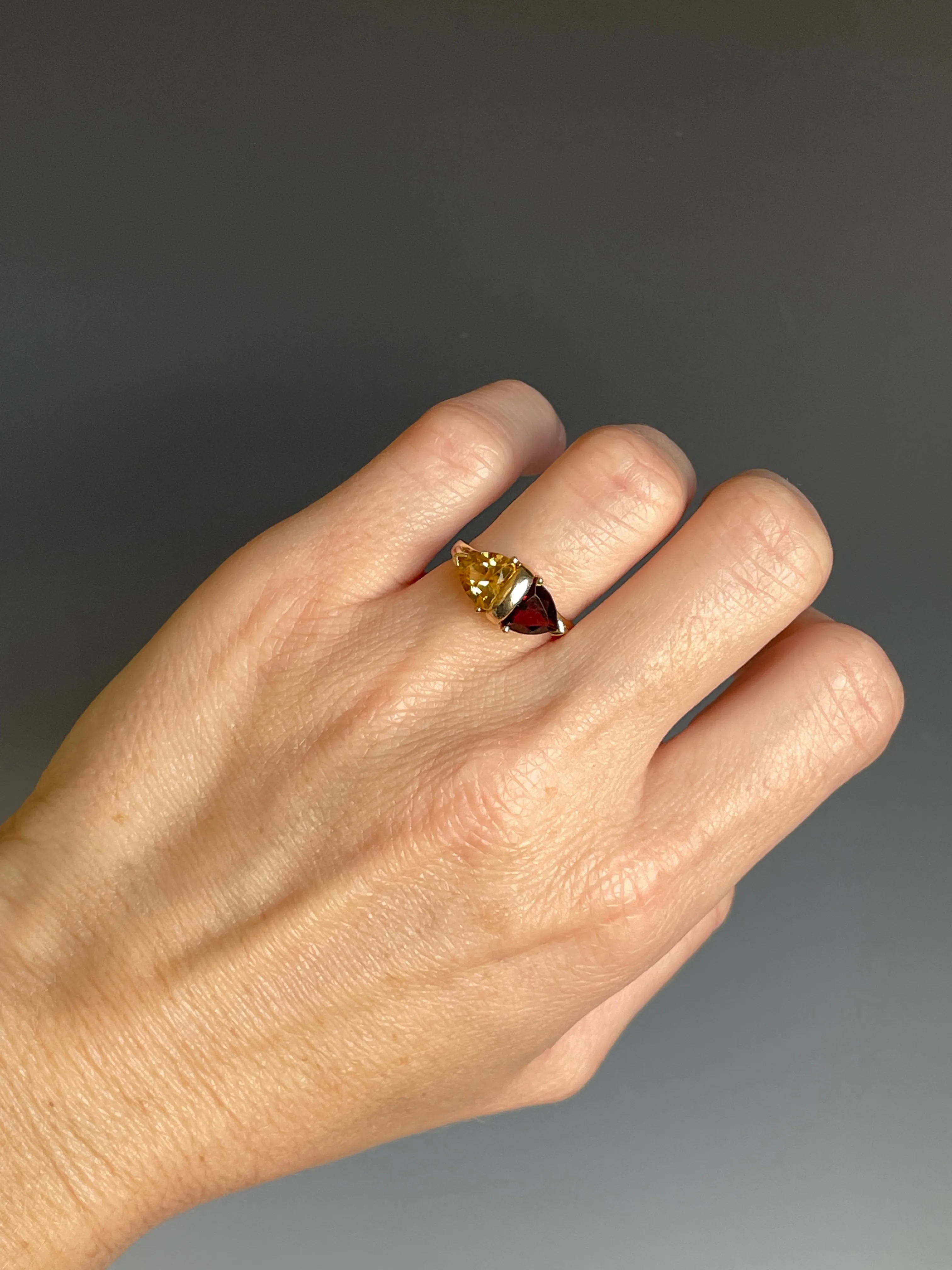 10K Gold Garnet Citrine Trillion Cut Band Ring, Sz 5.75