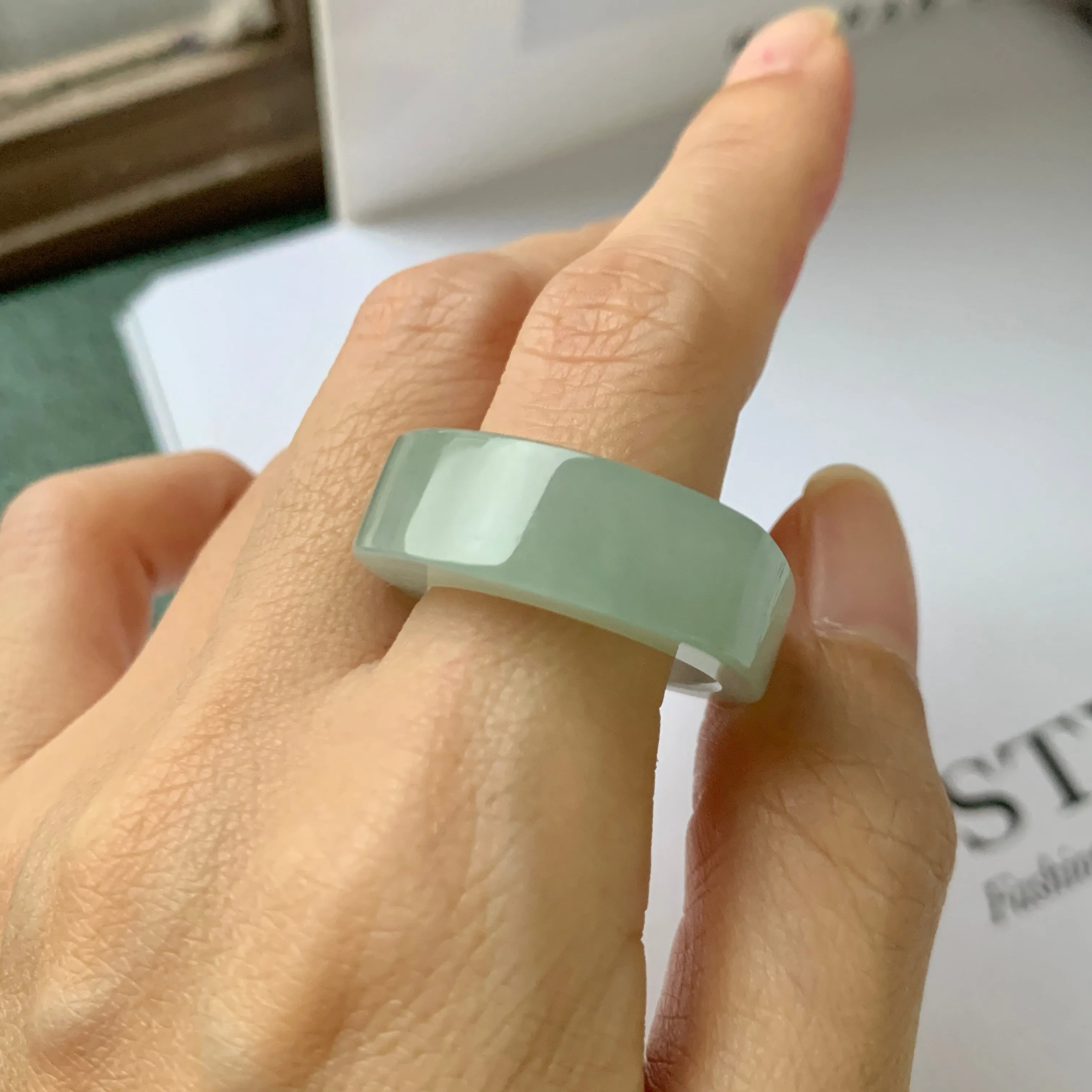 20.2mm A-Grade Natural Light Green Jadeite Saddle Loaf Ring Band No.162080