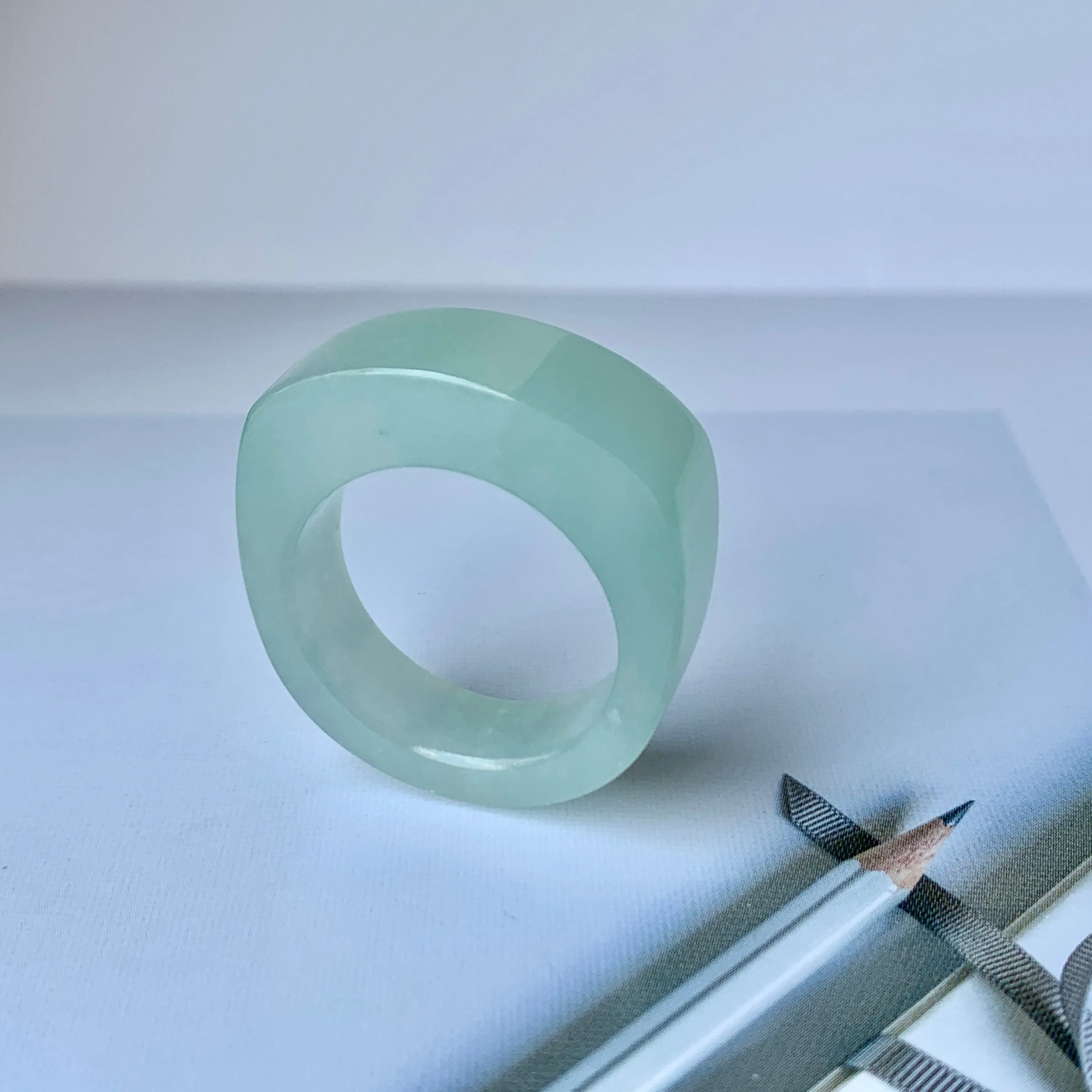 20.2mm A-Grade Natural Light Green Jadeite Saddle Loaf Ring Band No.162080