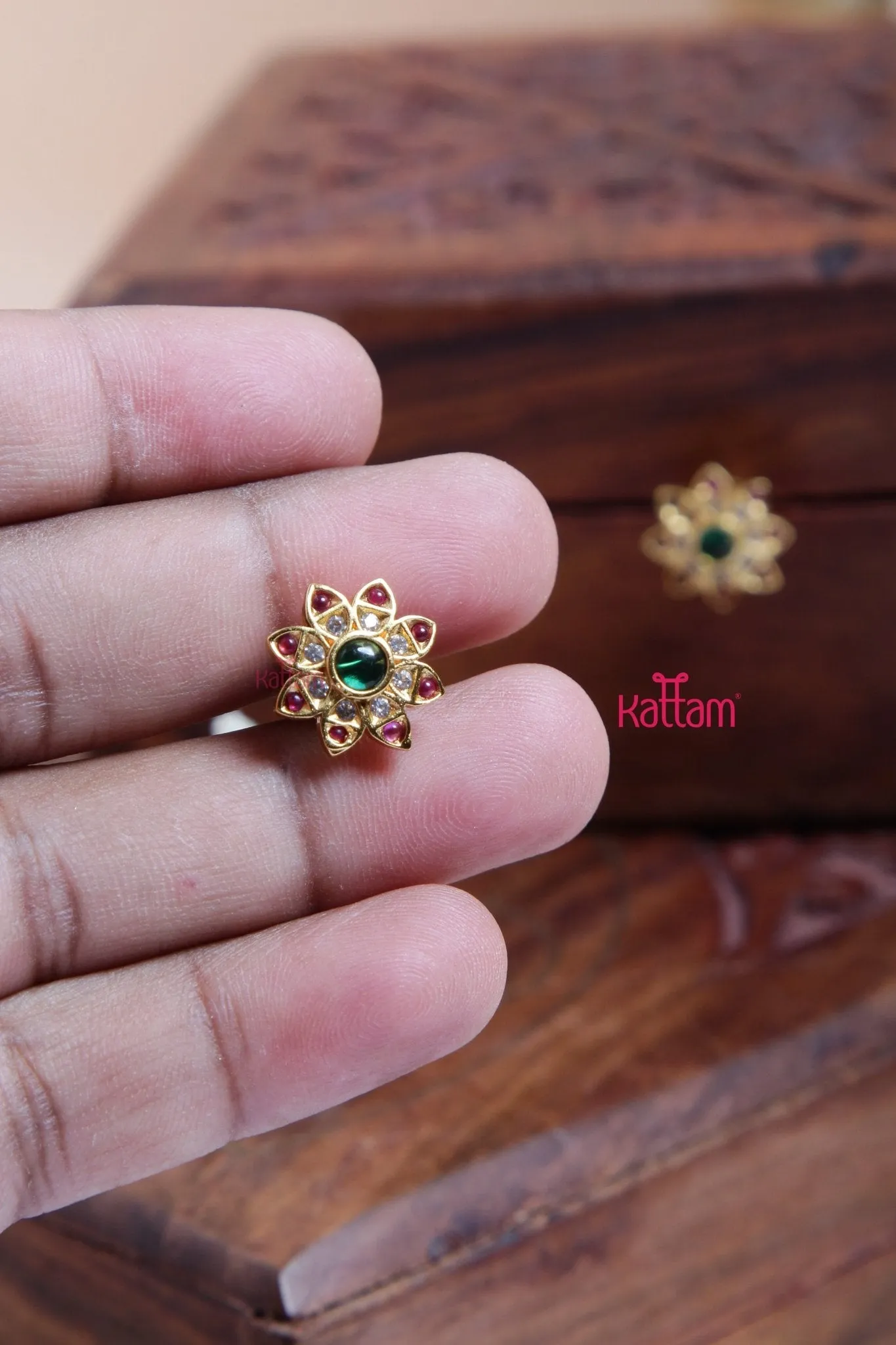 Goldtone Tiny Flower Stud